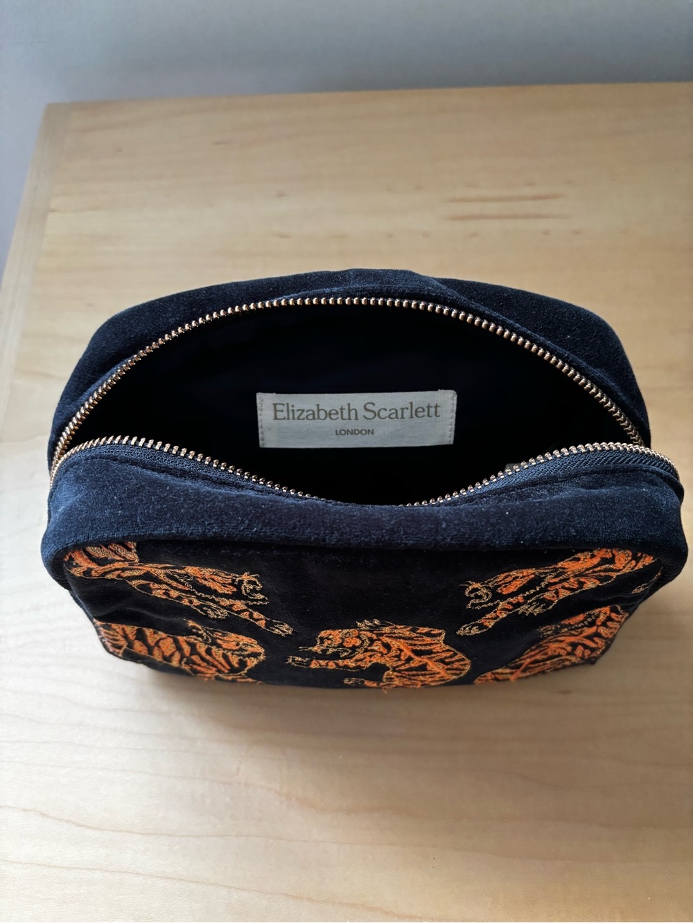 Elizabeth Scarlett x Fortnum Mason Velvet Makeup Cosmetic Bag- Tigers - Picture 7 of 10